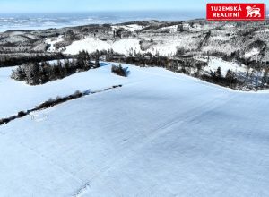 Diamant mezi pozemky se zemědělskou usedlostí, Kořenec u Boskovic.