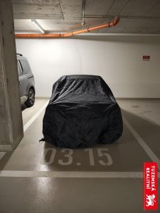 Garážové stání v podzemním parkovišti v centru Olomouce.